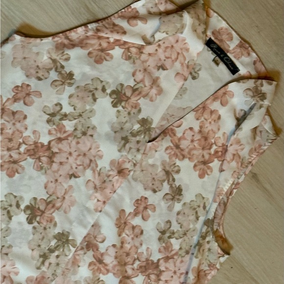 Rose & Olive Floral Deep Slit Blouse Medium Sheer Boho Style - Like New - Picture 9 of 13
